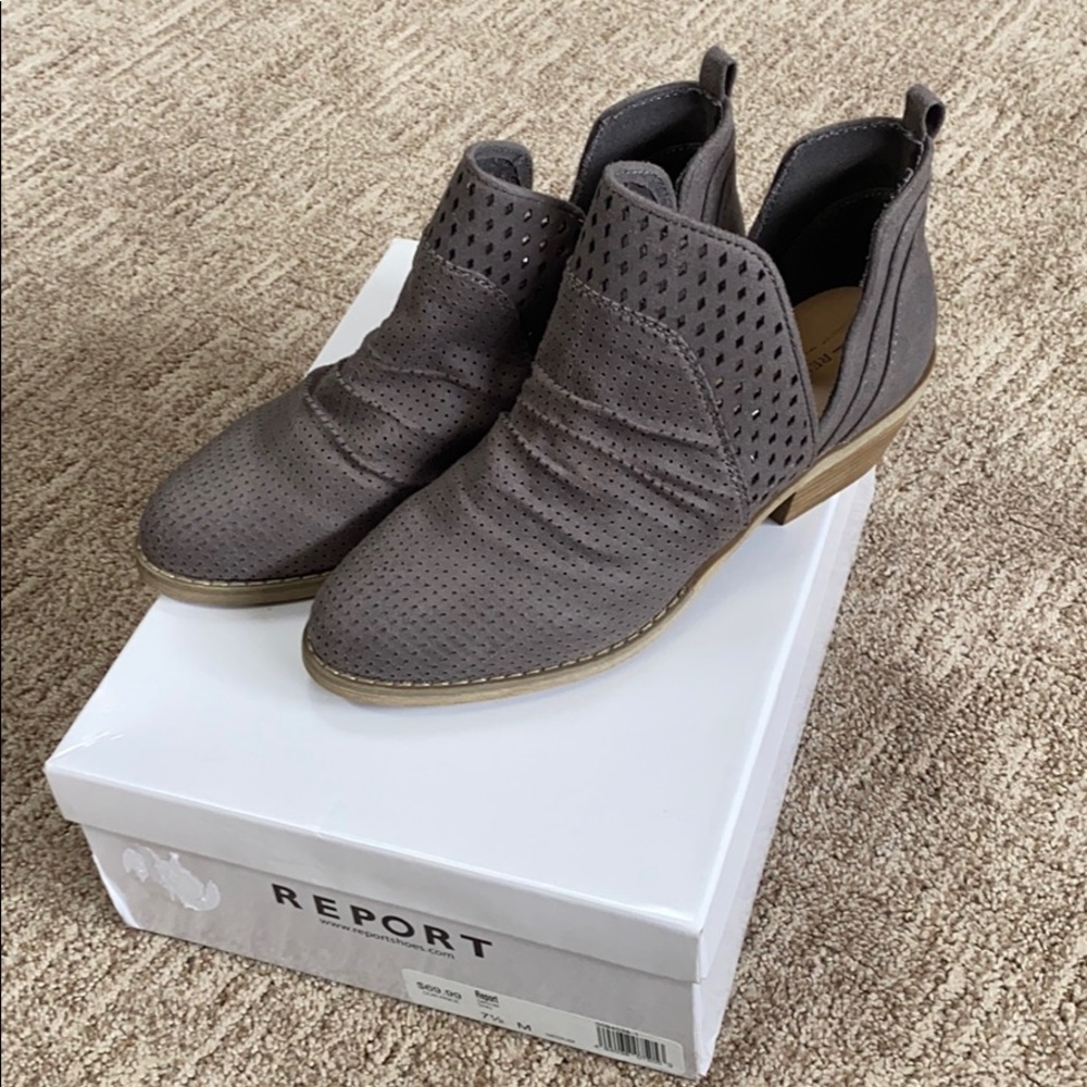 Report Delores Gray booties